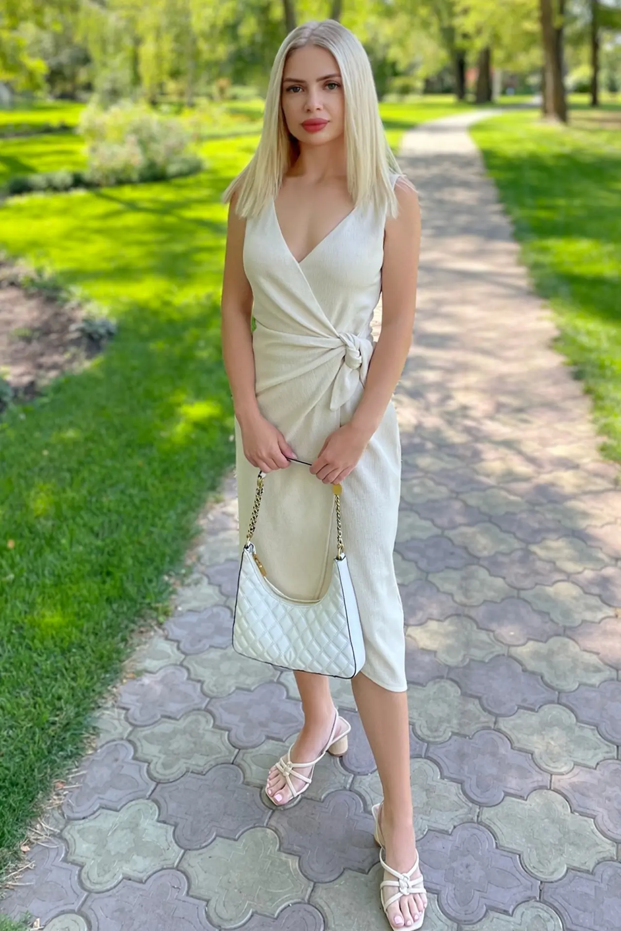 Yulia cherche jeune femme avisée epub