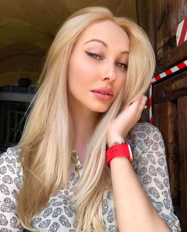 Mary rencontre femme russe facebook