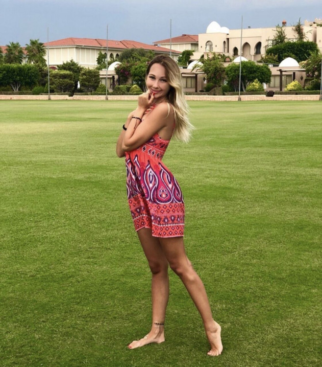 Mary rencontre femme russe facebook