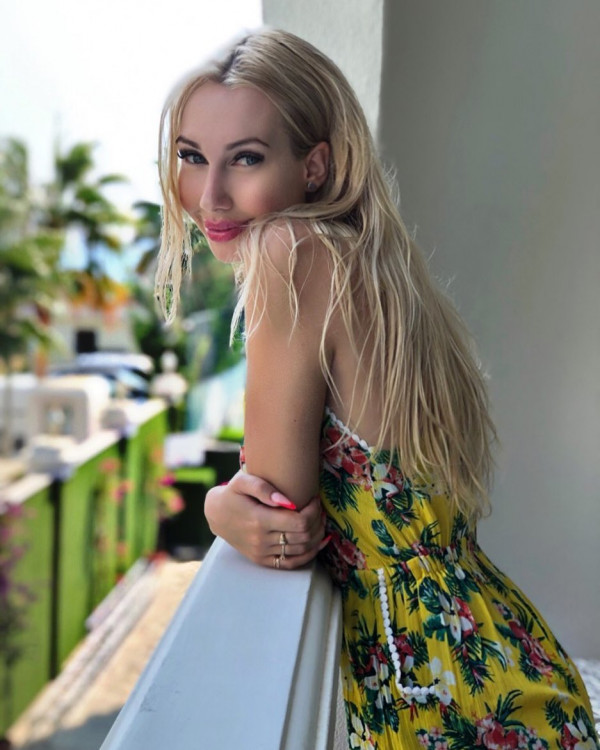 Mary rencontre femme russe facebook